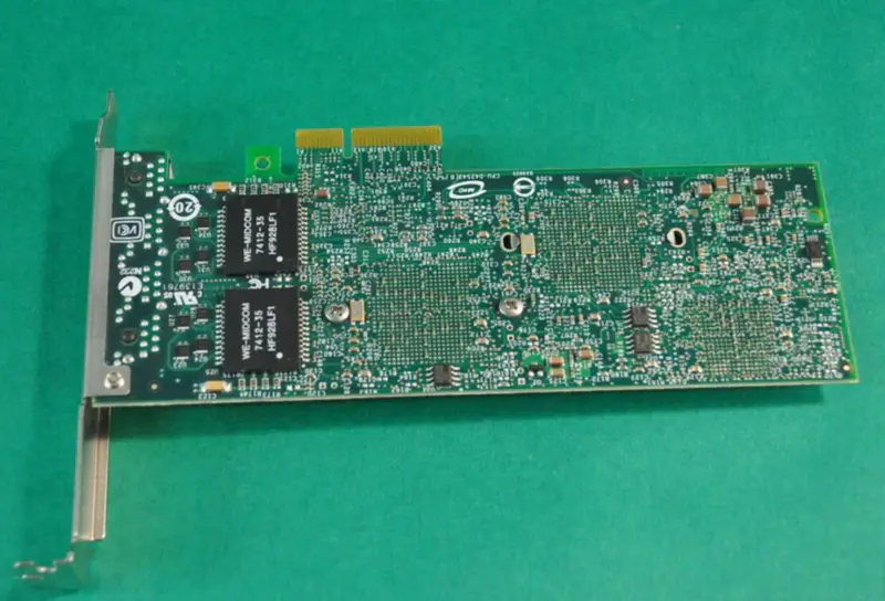 Scheda di rete Gigabit VT Quad Port Gigabit Ethernet di Intel 0YT674 9404PT 82575G