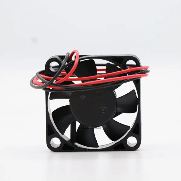 ADDA AD0412HB-G70 Serie AD 6000 RPM 40x40x10 mm 6,7 CFM 12 V Cuscinetto a sfera DC Fan