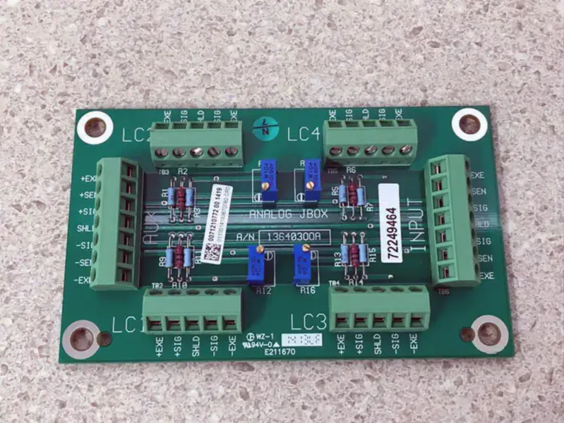 JBox analogico 13640300A