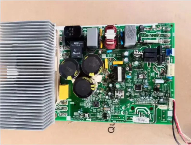 Scheda di controllo dell'unità esterna del condizionatore d'aria Midea IL-KFR65W/BP2N1-D01 Circuito PCB 17222000012770