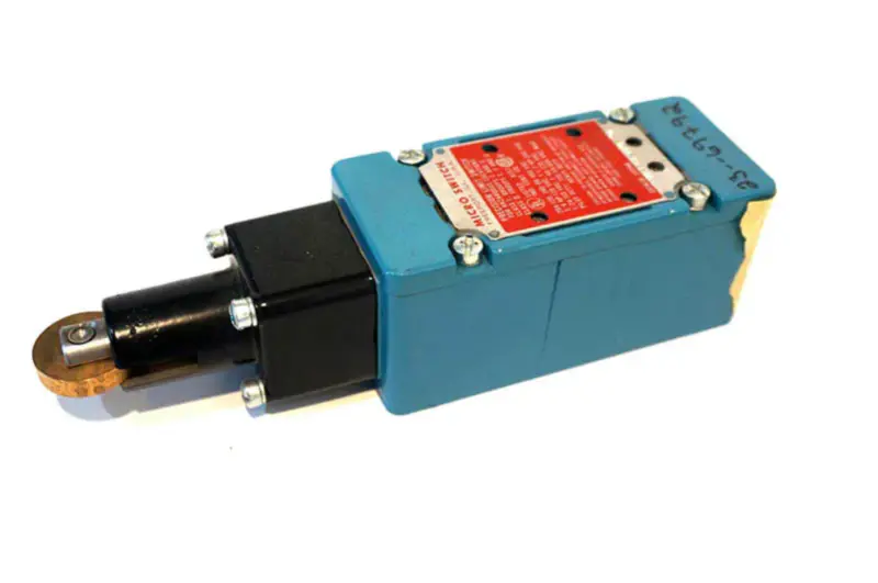 MICROINTERRUTTORE 5ML1-E1