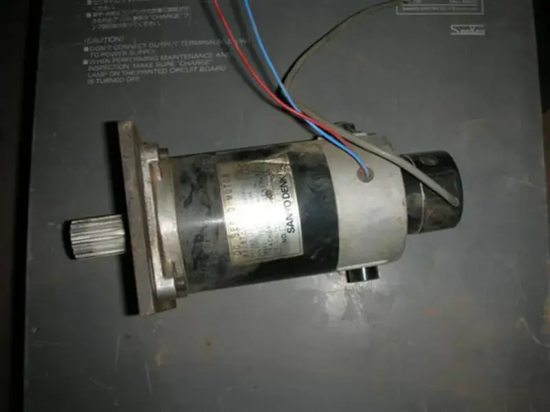 SERVOMOTORE DC SANYO DENKI M318T-031