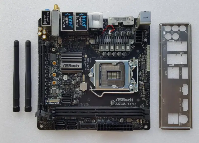 Scheda madre ASRock Z370M-ITX/ac LGA1151 DDR4