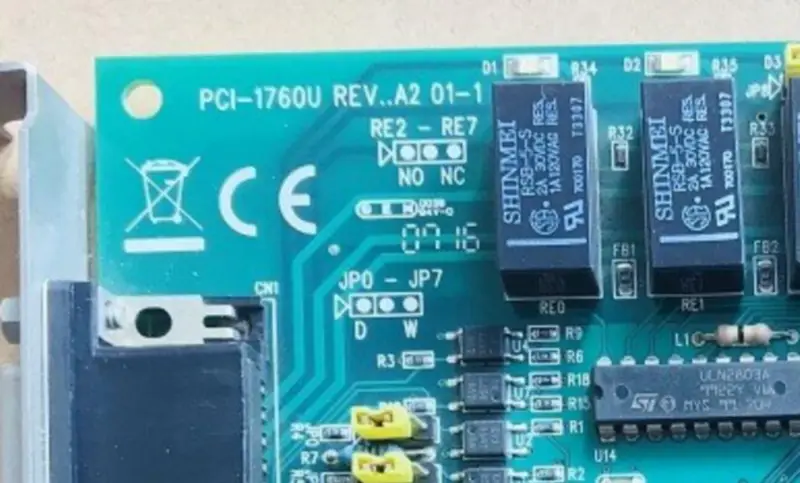 Scheda PCI-1760U REV.B1 A1 A2 a 8 canali con relè e 8 canali con ingresso digitale isolato