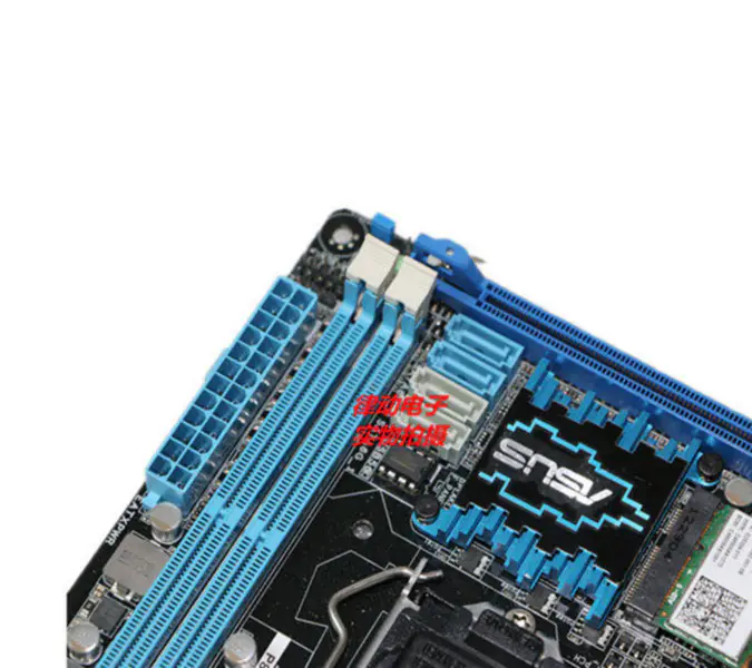 Scheda madre Asus P8Z77-I DELUXE