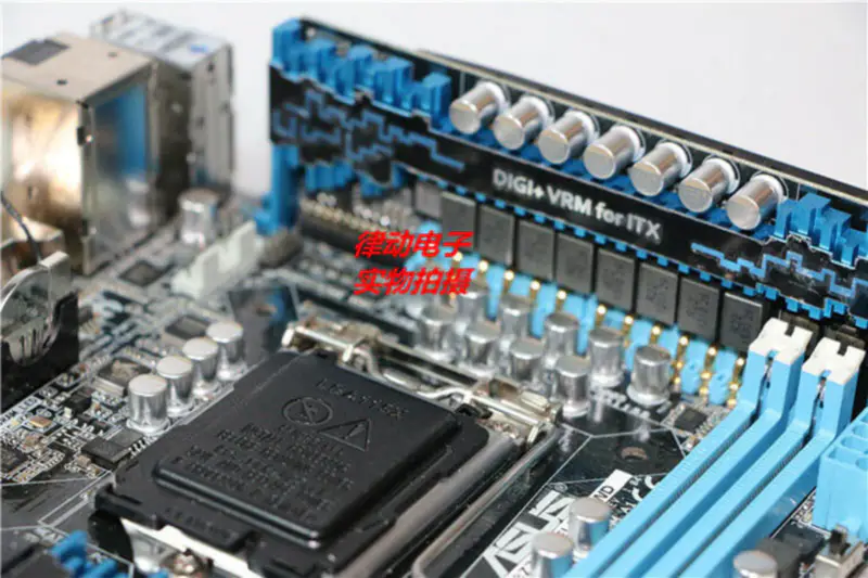 Scheda madre Asus P8Z77-I DELUXE