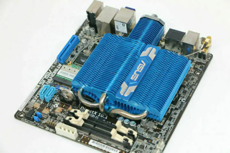 Scheda madre Asus AT5IONT-IDELUXE