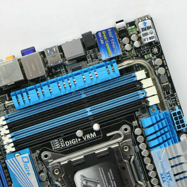 Scheda madre Asus P9X79PRO