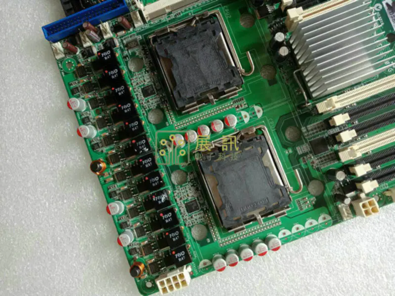 Scheda madre Asus DSBF-D12