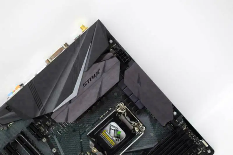 Scheda madre Asus STRIXZ270EGAMING
