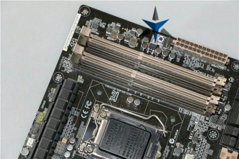 Scheda madre Asus SABERTOOTHZ97