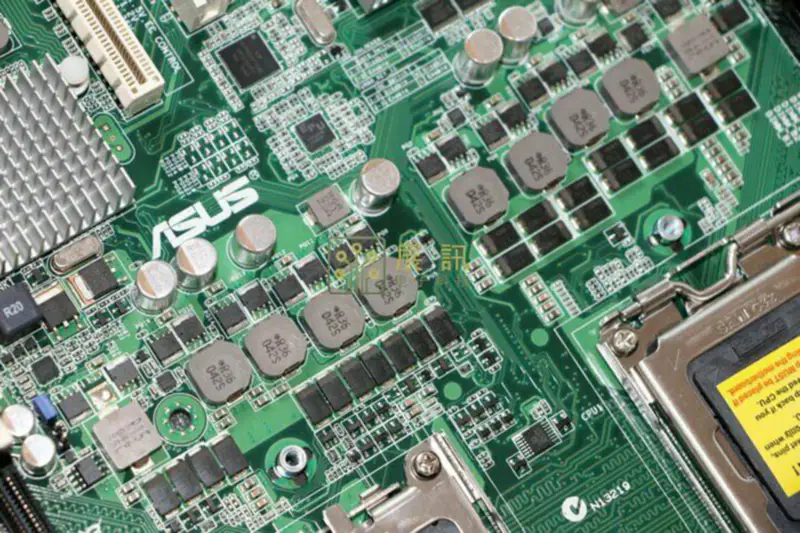 Scheda madre Asus KCMR-D12