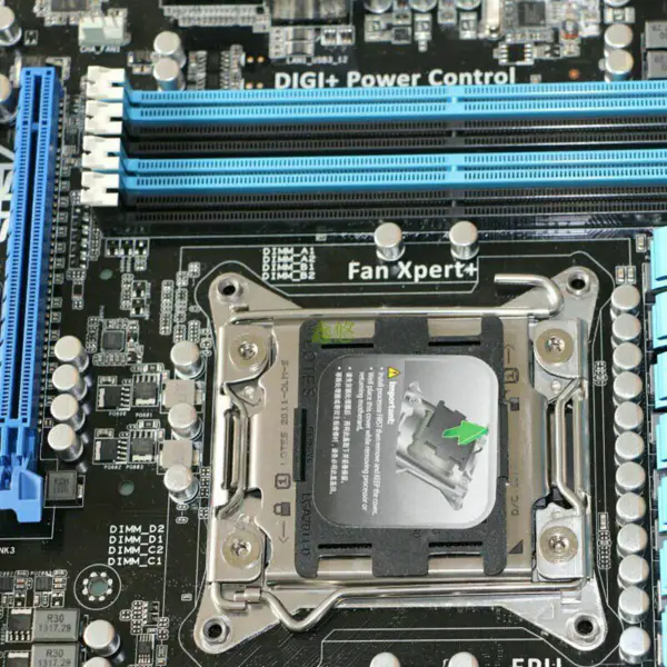 Scheda madre Asus P9X79LE