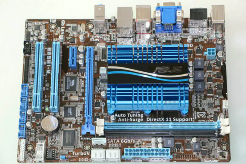 Scheda madre Asus E35M1-M