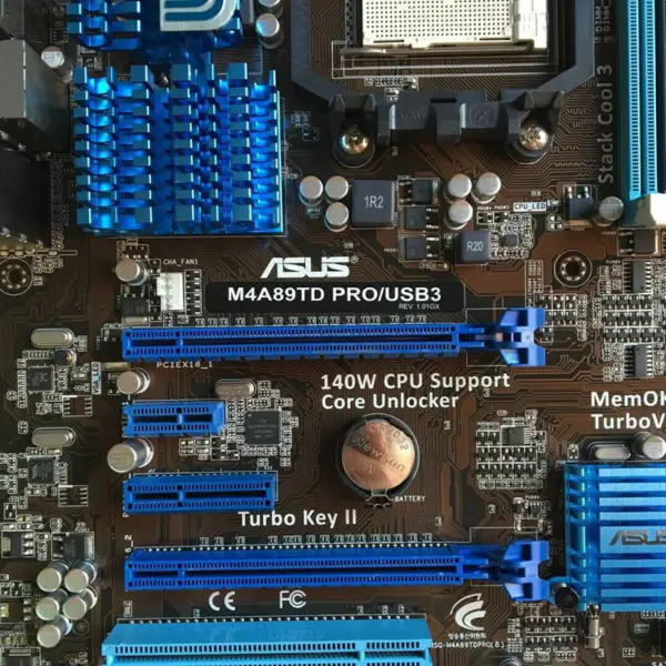 Scheda madre Asus M4A89TD