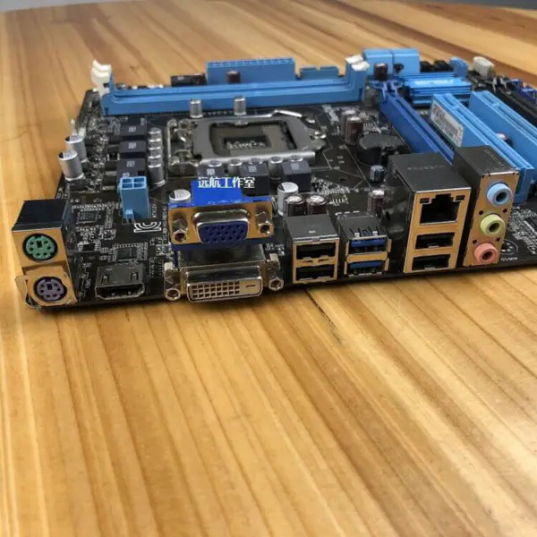 Scheda madre Asus P8B75-MLE