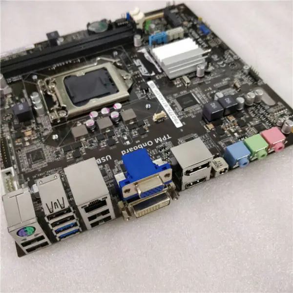 Scheda madre Asus P8Q773L/BT1AG/DP_MB
