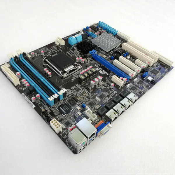 Scheda madre Asus P9D-E/4L