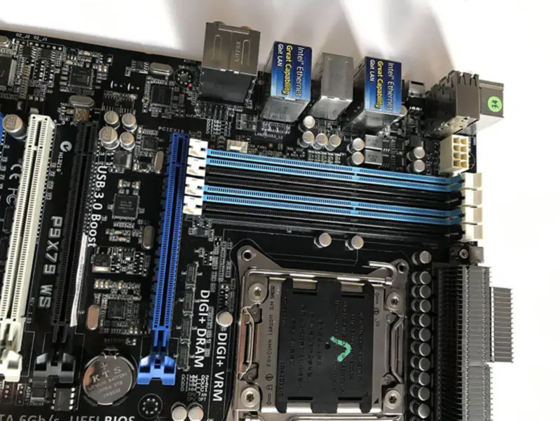 Scheda madre Asus P9X79WS