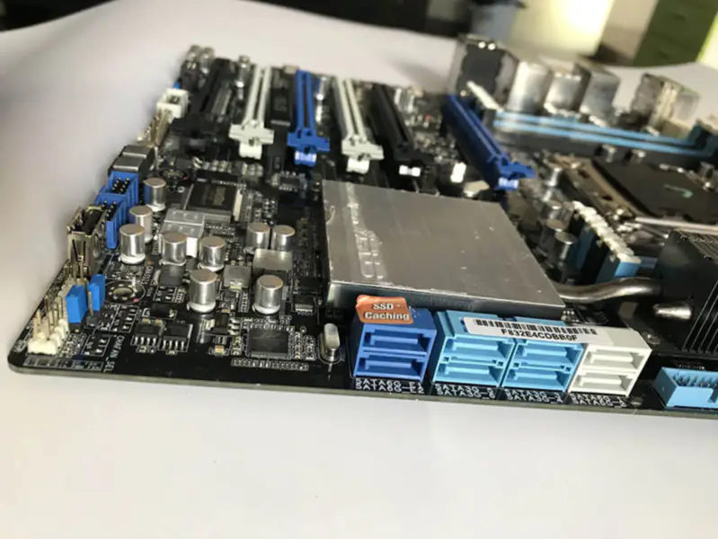 Scheda madre Asus P9X79WS