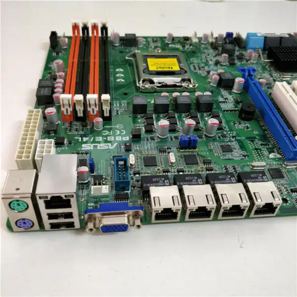Scheda madre Asus P8B-E/4L