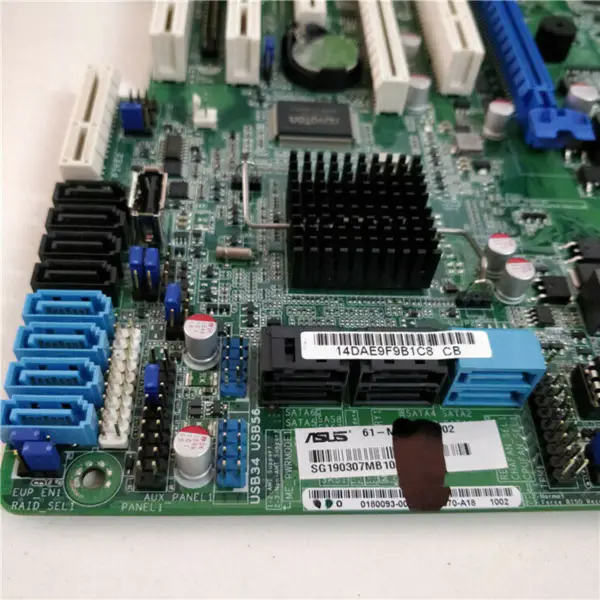 Scheda madre Asus P8B-E/4L
