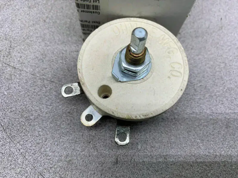 Resistore Ohmite RJS1K0E