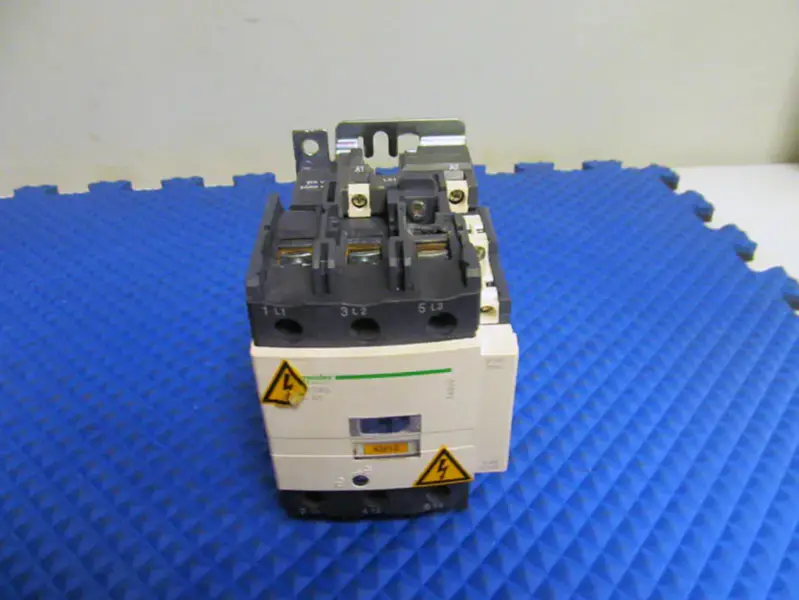 Contattore Schneider LC1D95F7
