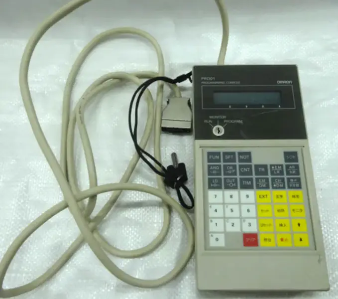 PLC OMRON serie CQM1 CQM1-PRO01