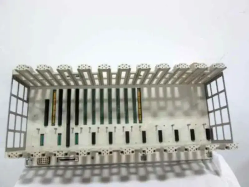 Rack di espansione I/O a 11 slot Modicon AS-H827-103