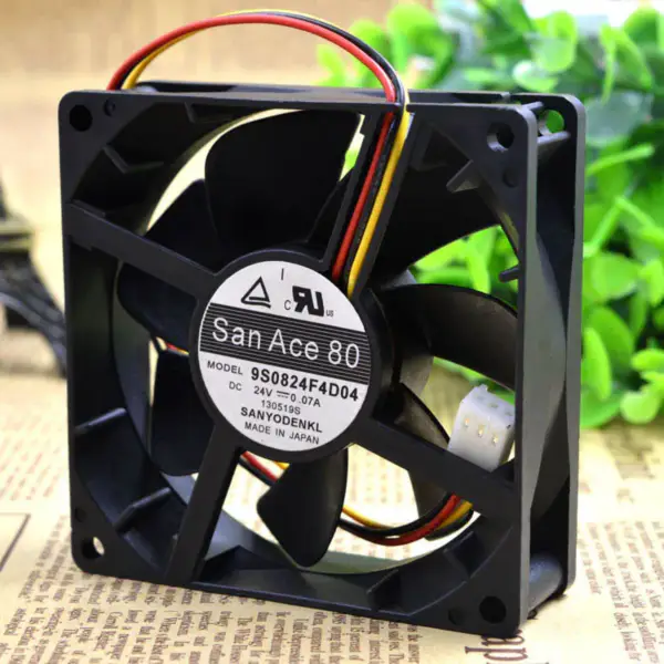 Sanyo 9S0824F4D04 8025 24V 0,07A 3 fili ventilatore 8CM