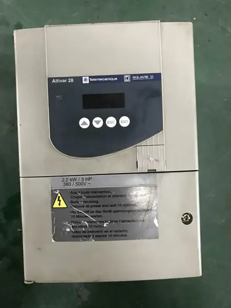 Schneider ATV28 ATV28HU41N4 2,2KW