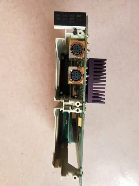PLC Schneider TSXP57203M