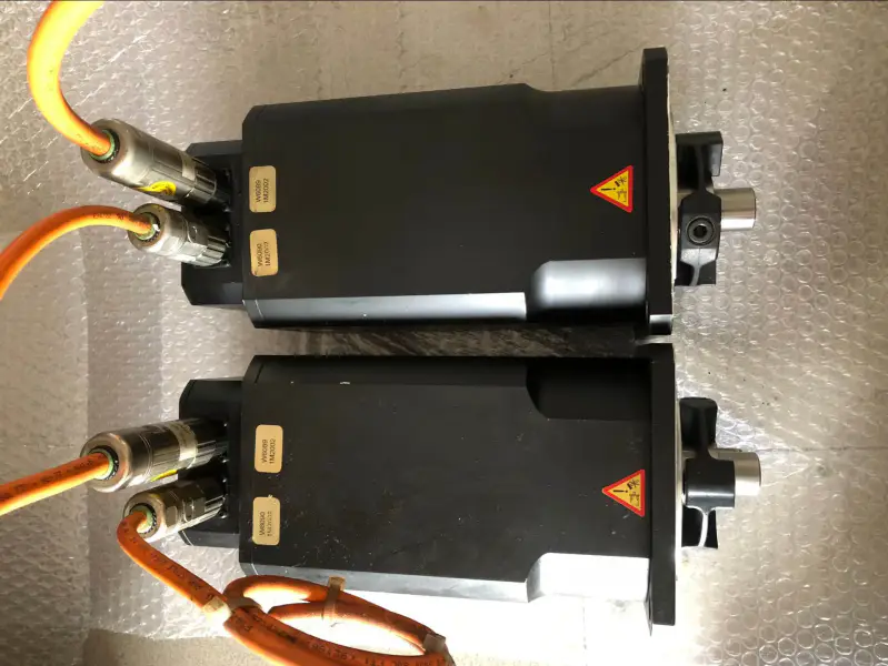 Servomotore KOLLMORGEN 6SM-77S-3.000-09-V