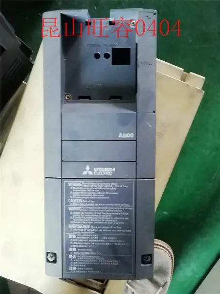 Mitsubishi serie A800 FR-A820-0.4K-1 0.4KW 230V