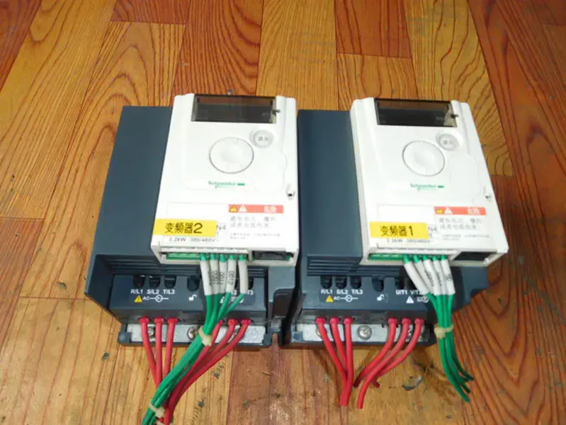 Schneider ATV303 serie ATV303HU22N4 2,2kw 380V