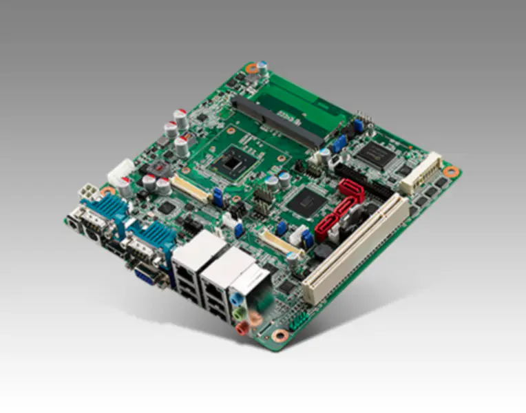 Advantech In-tel Atom D2550 Mini-ITX con CRT/2LVDS, 6COM e doppia porta LAN