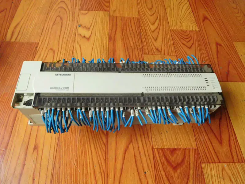 PLC Mitsubishi FX2N-128MT