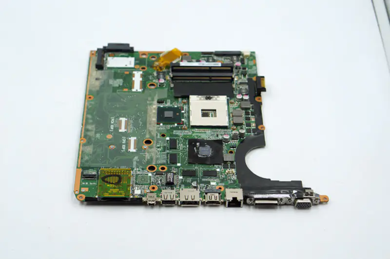 HP Plavilion DV7-3000 DV7T-3000 605698-001 DA0UP6MB6F0 Scheda madre GT320M