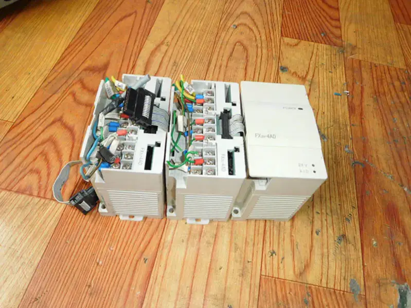 PLC Mitsubishi FX3U-4AD