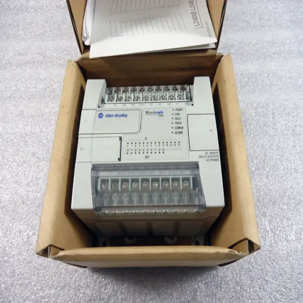Nuovo controllore PLC originale FX2N-32MR-D prodotto in Germania