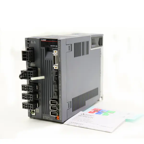 Mitsubishi MR-J4W3-444B ac Servoamplificatore Giappone Motore fuoribordo