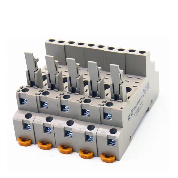 Prezzo economico Connettore terminale PLC Omron P2RF-08-E