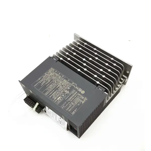 Mitsubishi MR-JE MR-JE-70-A Servoazionamento MR-JE-70 MR-JR-A MR-JE-70A