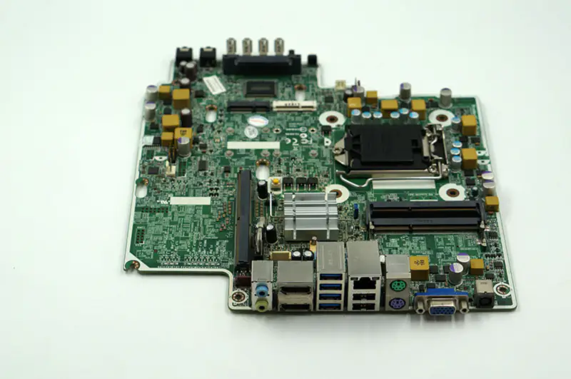 HP 8300 Elite 656939-001 711787-001/501/601 656937-002 Scheda madre