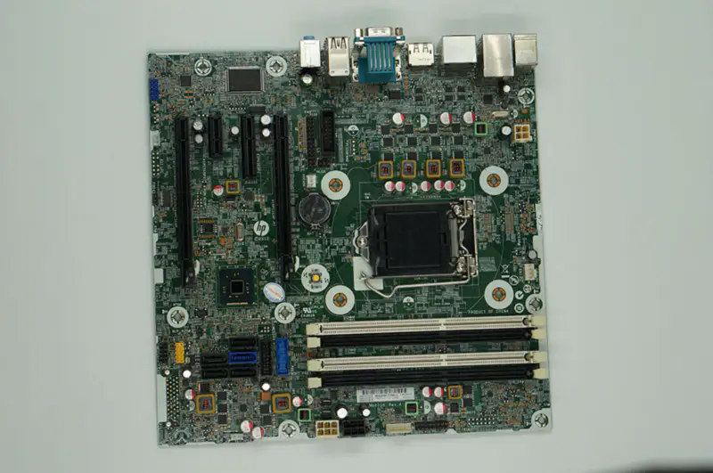 HP Z230 SFF Workstation 698114-001 697895-002 LGA 1150 C226 Scheda madre per desktop