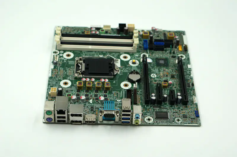 HP Z230 SFF Workstation 698114-001 697895-002 LGA 1150 C226 Scheda madre per desktop