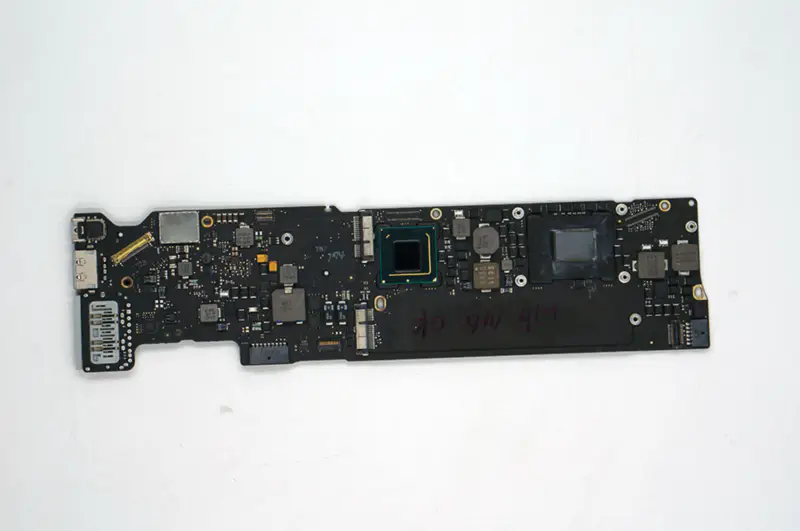 MacBook Air (13 pollici metà 2011) A1369 EMC2469 i5 G2 1.7Ghz 820-3023-A Scheda madre