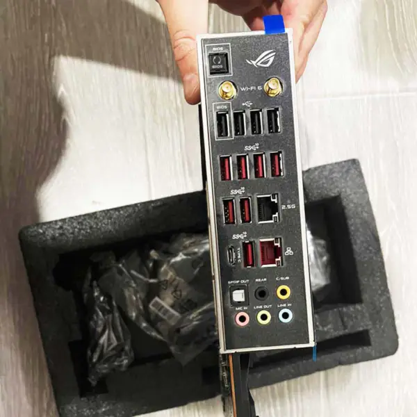 Scheda madre Asus Rog Strix Trx40-e Gaming