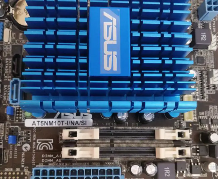 Scheda madre Asus AT5NM10T-I/NA/SI